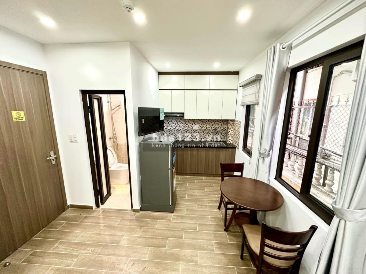Bán tòa CCMN Lương Thế Vinh lô góc 100M2 8T 28PKK giá 17.8 tỷ. LH 0379283456