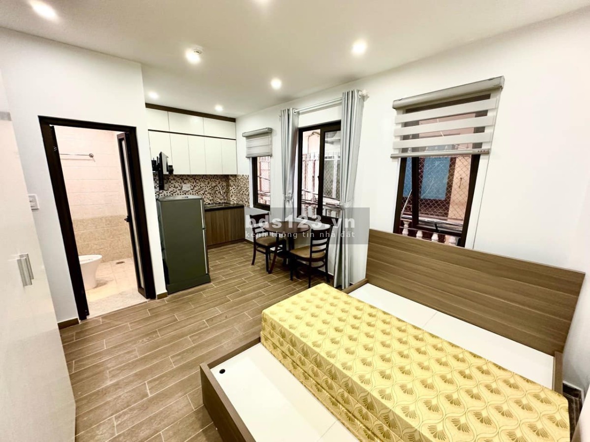 Bán tòa CCMN Lương Thế Vinh lô góc 100M2 8T 28PKK giá 17.8 tỷ. LH 0379283456