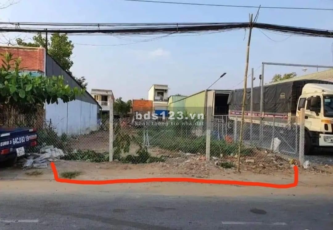 Gia đình khó khăn cần tiền gấp nên bán lại lô đất 135m2 giá 749tr mặt tiền Phùng Hưng, ĐN