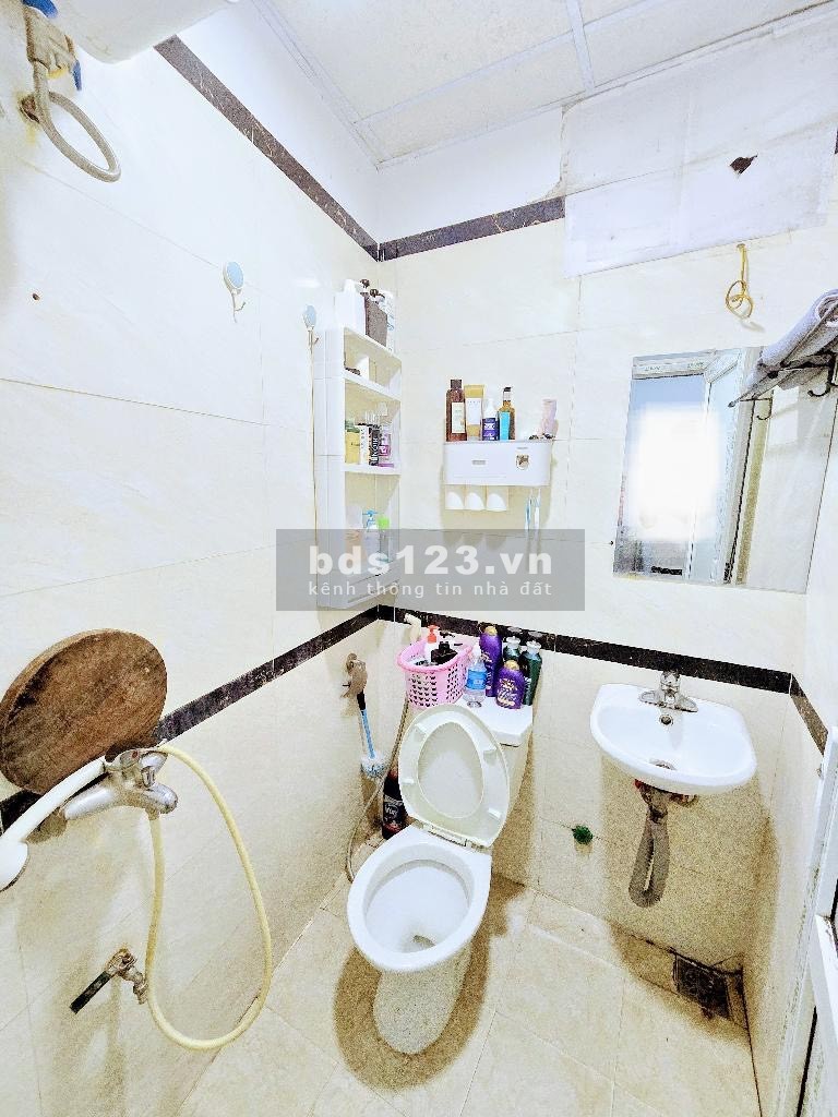 Bán tòa căn hộ mini Trường Chinh, 9 phòng, dòng tiền cao, giá 6.x tỷ, gần phố trung tâm