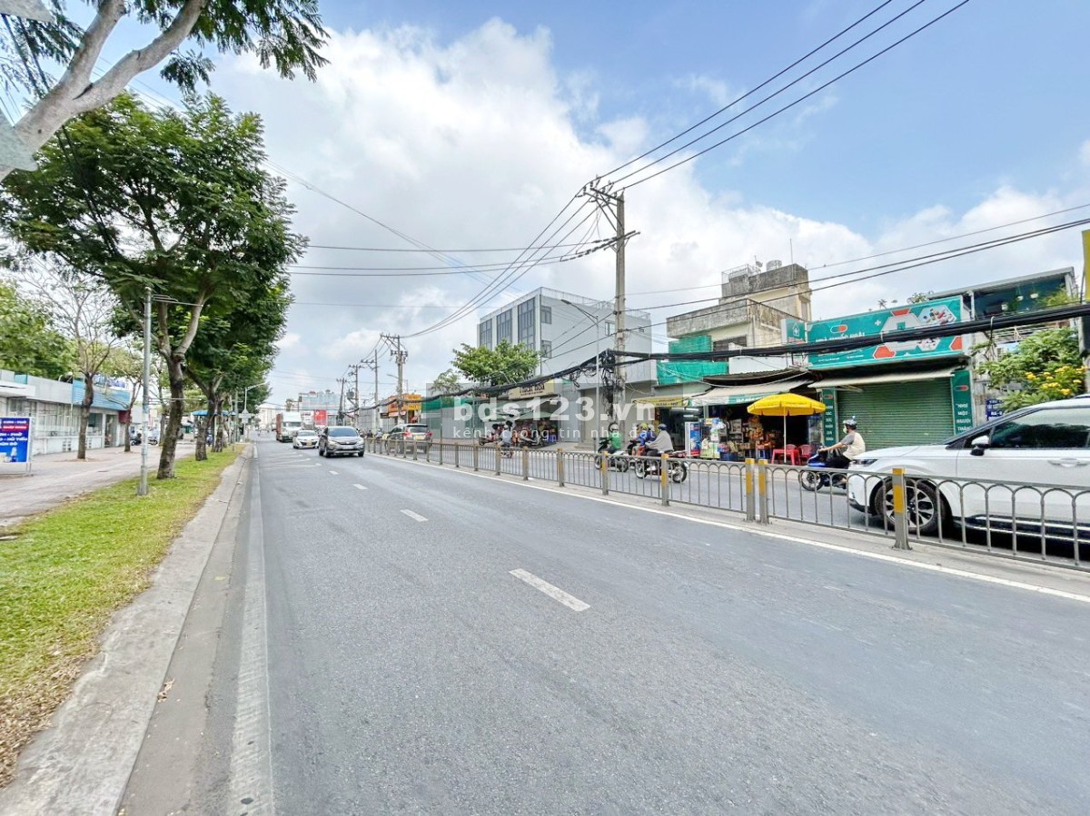 Cho thuê mặt bằngv vị trí kinh doanh sầm uất Nguyễn Thị Thập Q7 giá 120tr/th