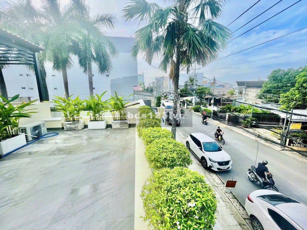 Siêu biệt thự phường Tân Thuận Tây ôm sông giữa lòng quận 7