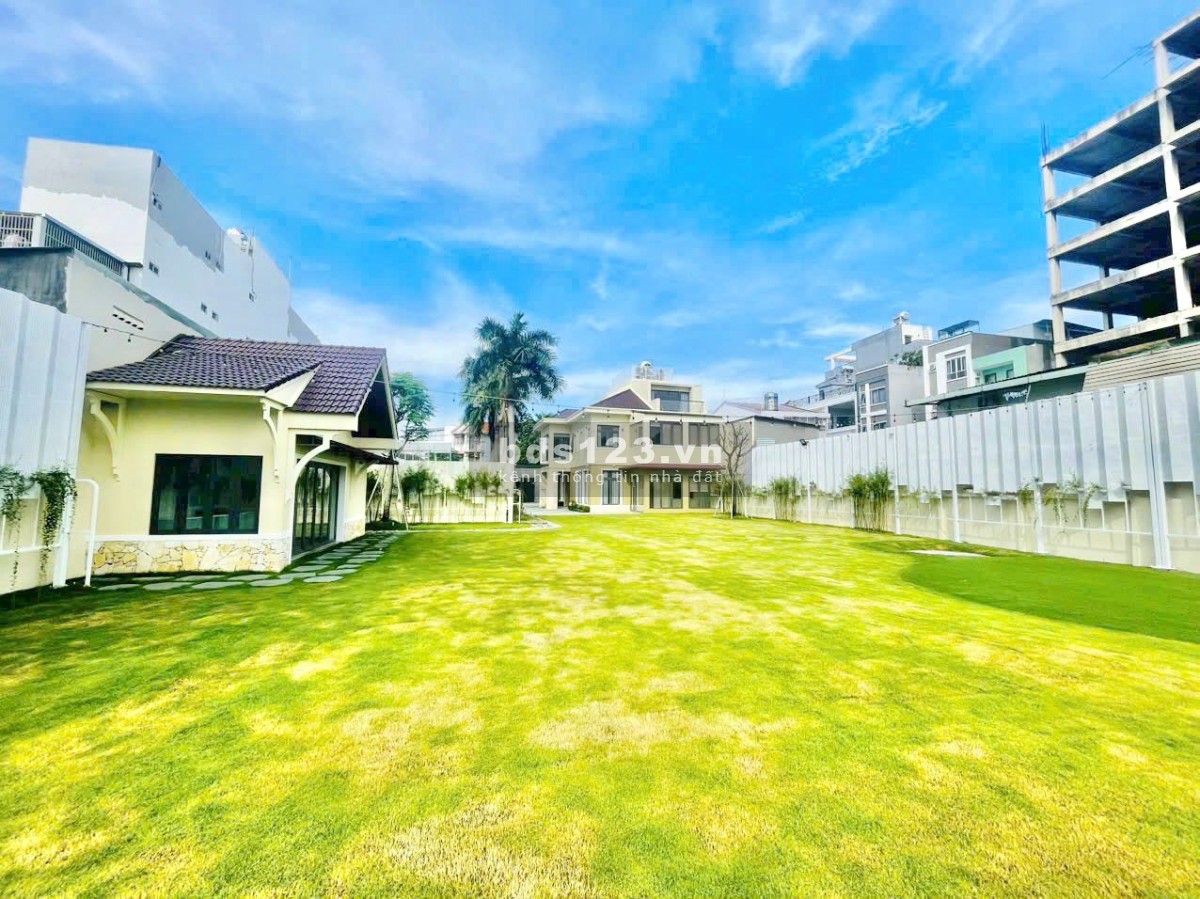 Siêu biệt thự phường Tân Thuận Tây ôm sông giữa lòng quận 7