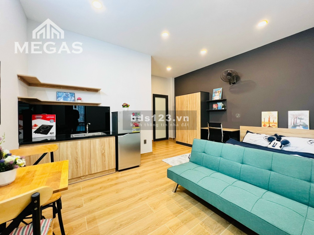 Căn hộ bancol full nội thất giá rẻ ngay Etown Cộng Hòa, ngã tư Bảy Hiền