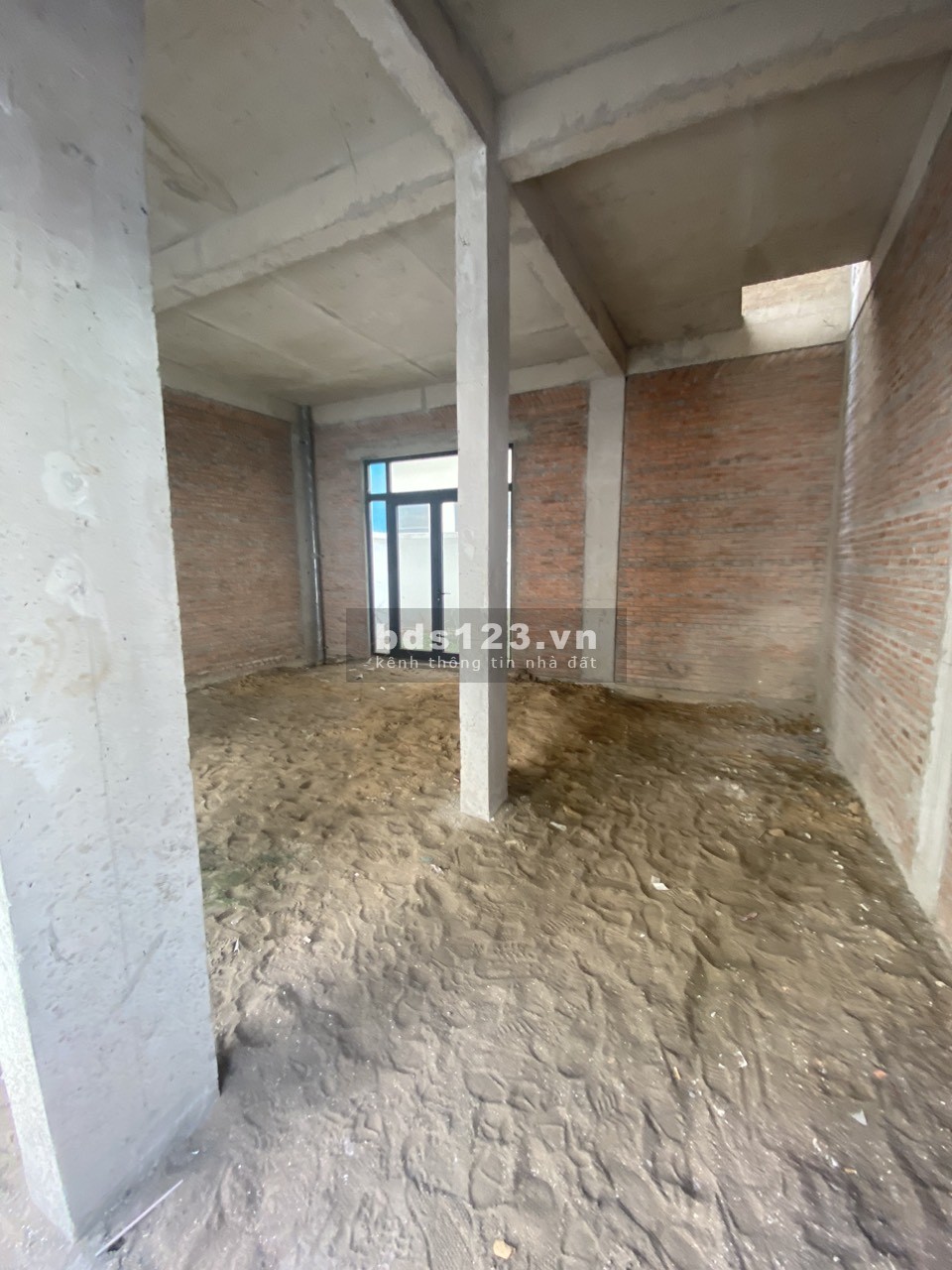 Bán nhà phố 84m2 Vinhomes Grand Park chỉ 13,x tỷ bao thuế phí