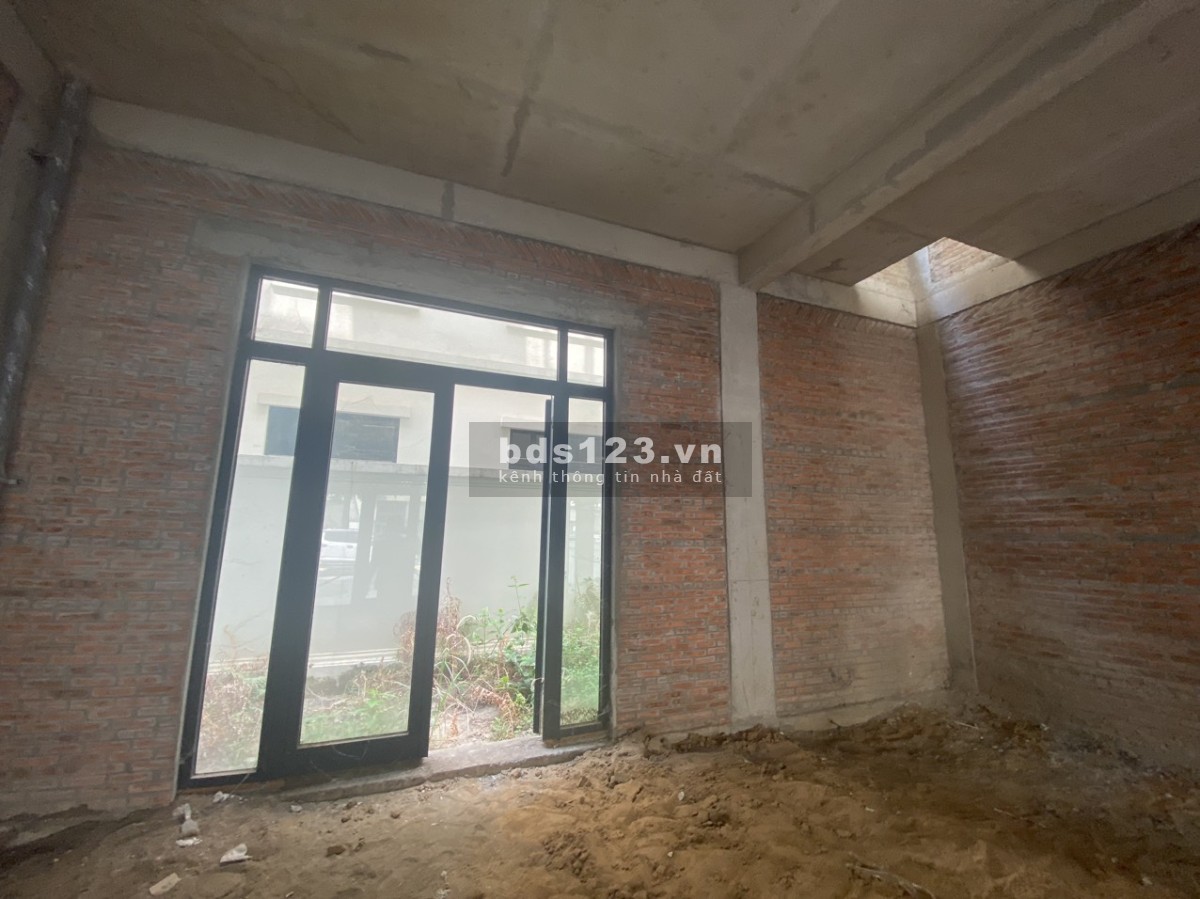 Bán nhà phố 84m2 Vinhomes Grand Park chỉ 13,x tỷ bao thuế phí
