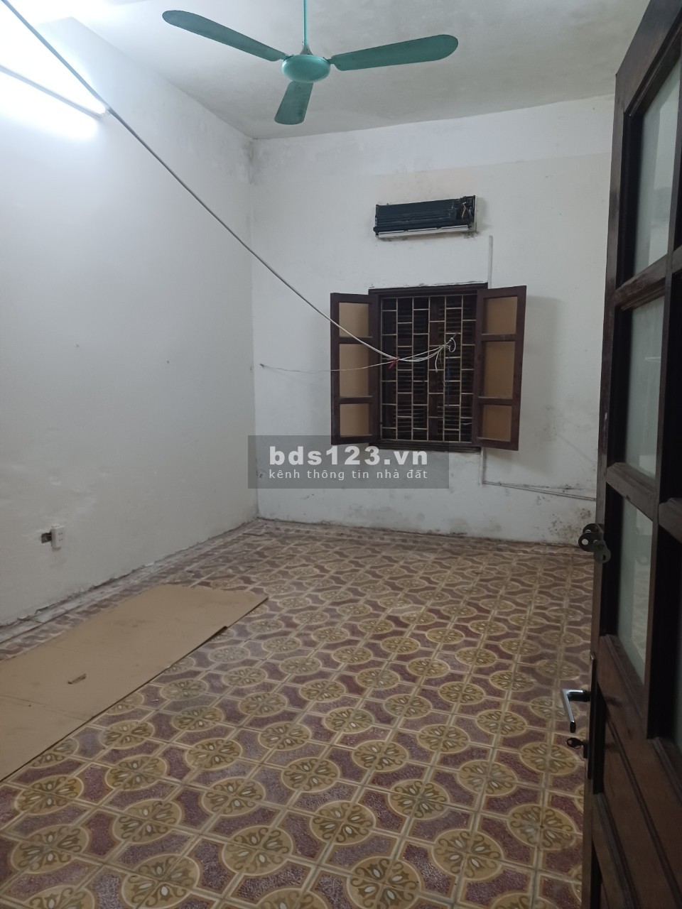 Chính chủ cho thuê văn phòng tầng 1 và tầng 3 có chỗ để xe máy, bảo vệ tại số 80 phố Láng Hạ