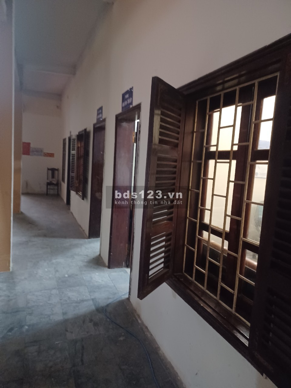 Chính chủ cho thuê văn phòng tầng 1 và tầng 3 có chỗ để xe máy, bảo vệ tại số 80 phố Láng Hạ
