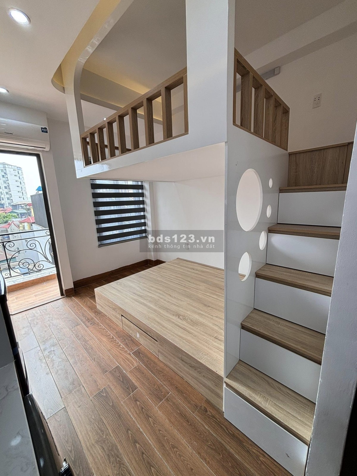 CHDV Hoàng Mai, lô góc, ô tô, cách phố 15M xây mới 8T 100M2 30PKK giá hơn 20 tỷ