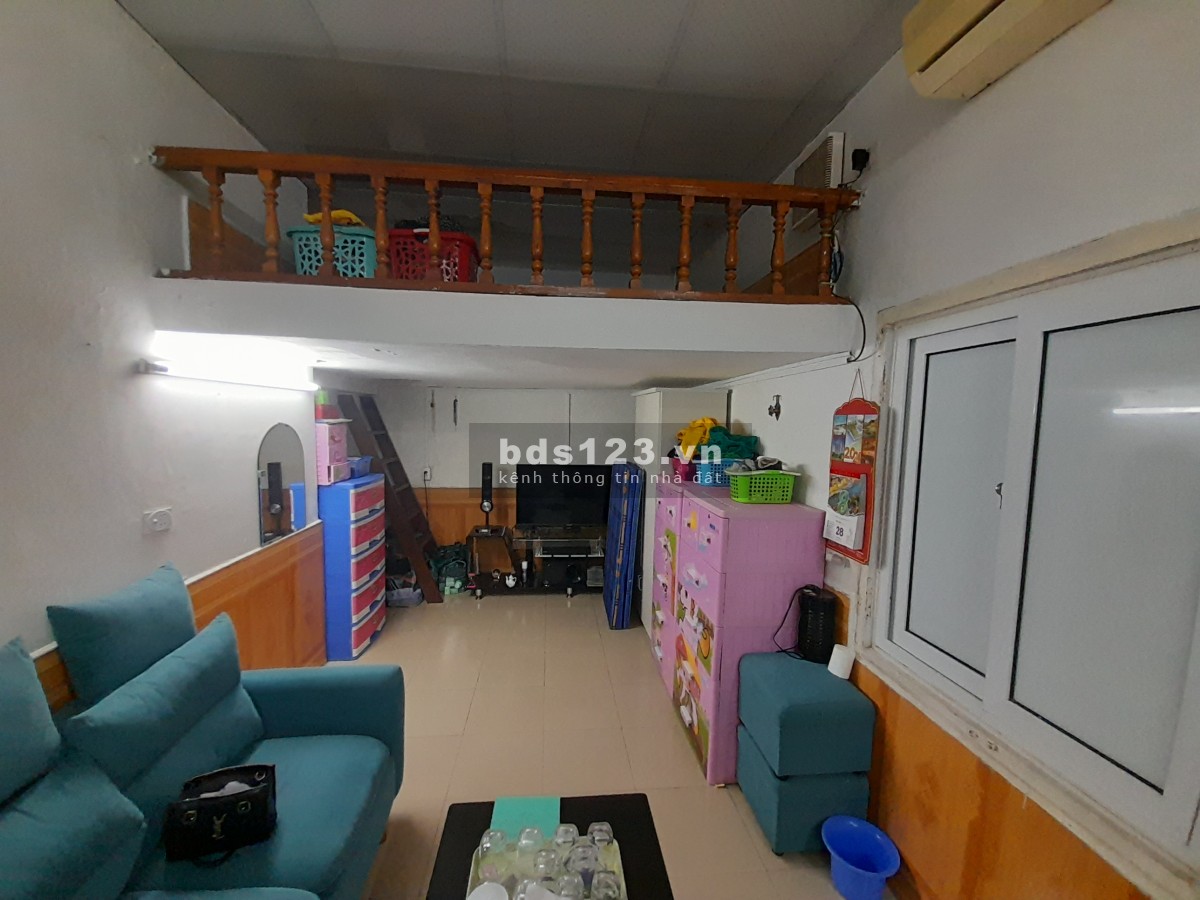 Chính chủ bán nhà 25m2 tầng 1 không nóc phố Phạm Hồng Thái, Trúc Bạch, Ba Đình, Hà Nội