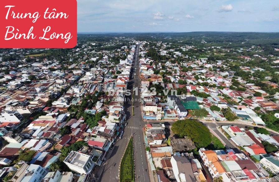 Bán 3 miếng (15x55=826m2) sổ riêng, trung tâm chợ thị xã, trường cấp 1 2 3 sát KCN. 290 triệu