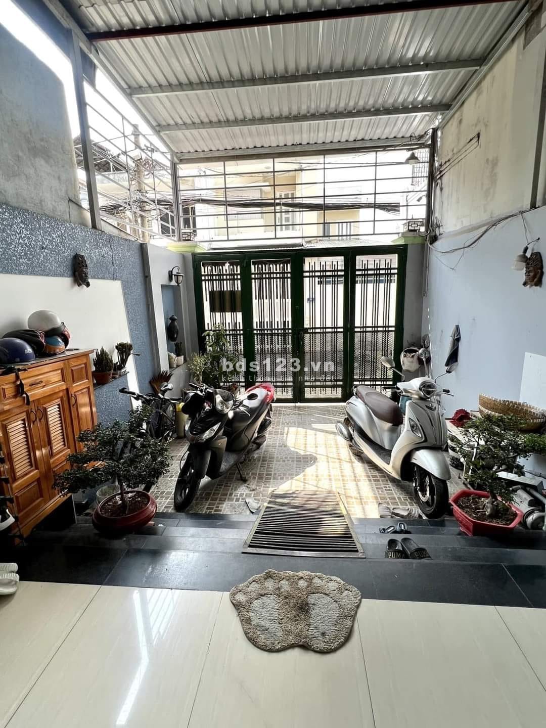 Bán nhà mặt tiền hẻm xe hơi 8m, 4x17, 3 tầng, kdc Nam Long - Trần Trọng Cung - Quận 7
