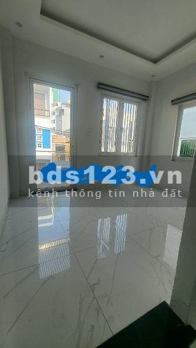 Cho thuê nhà mặt tiền 3 tầng Nguyễn Hoàng gần NVL - Hải Châu