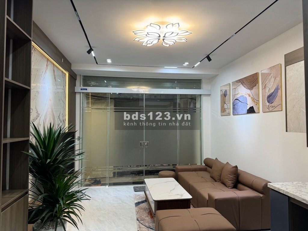 Nhà đẹp 2 mặt thoáng Vũ Trọng Phụng - 5M ra mặt phố