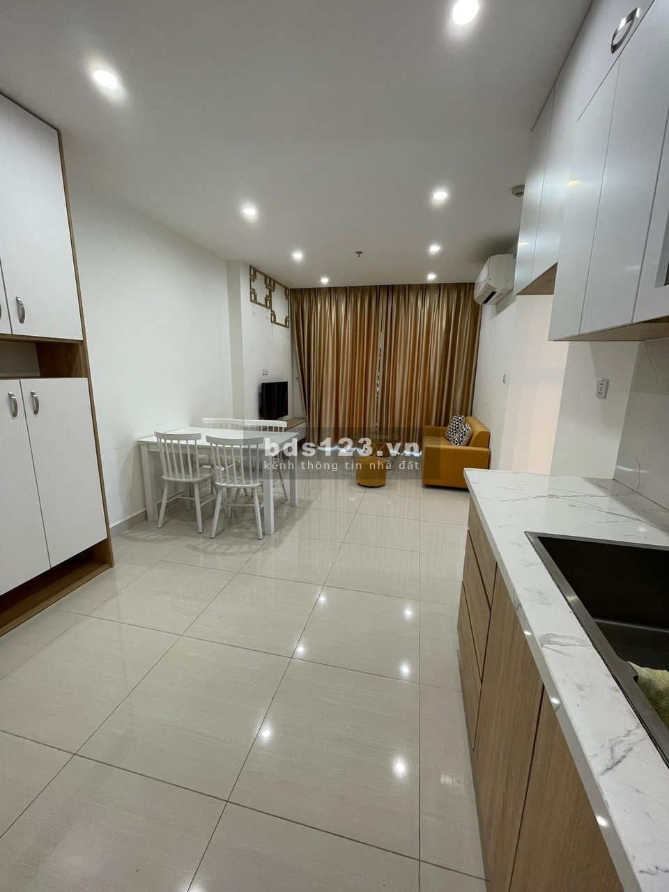 Bán gấp căn 3 ngủ vinhomes Smart City 75m2 giá 4 tỷ LH 0949891456