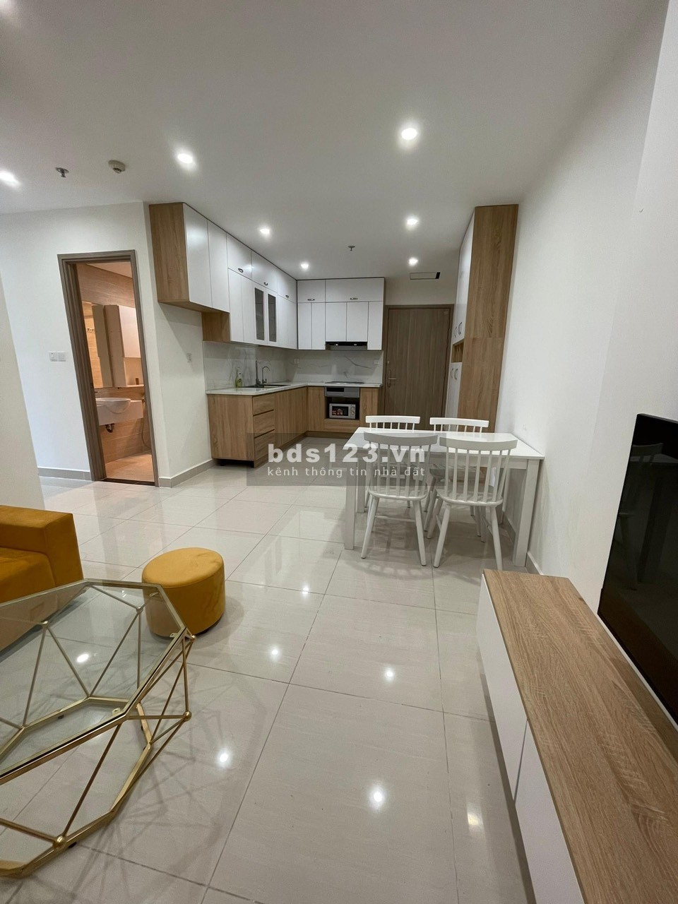 Bán gấp căn 3 ngủ vinhomes Smart City 75m2 giá 4 tỷ LH 0949891456