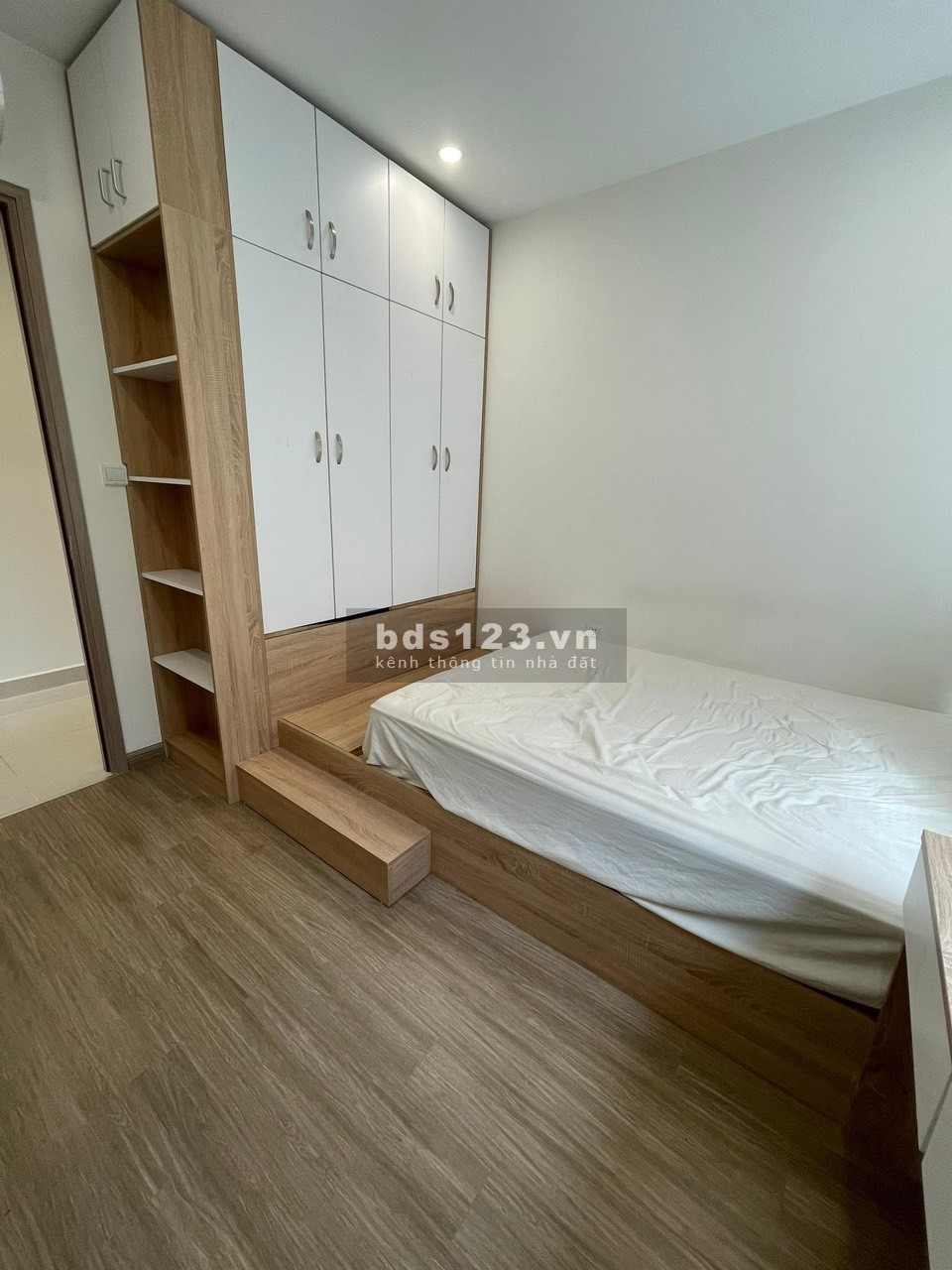 Bán gấp căn 3 ngủ vinhomes Smart City 75m2 giá 4 tỷ LH 0949891456