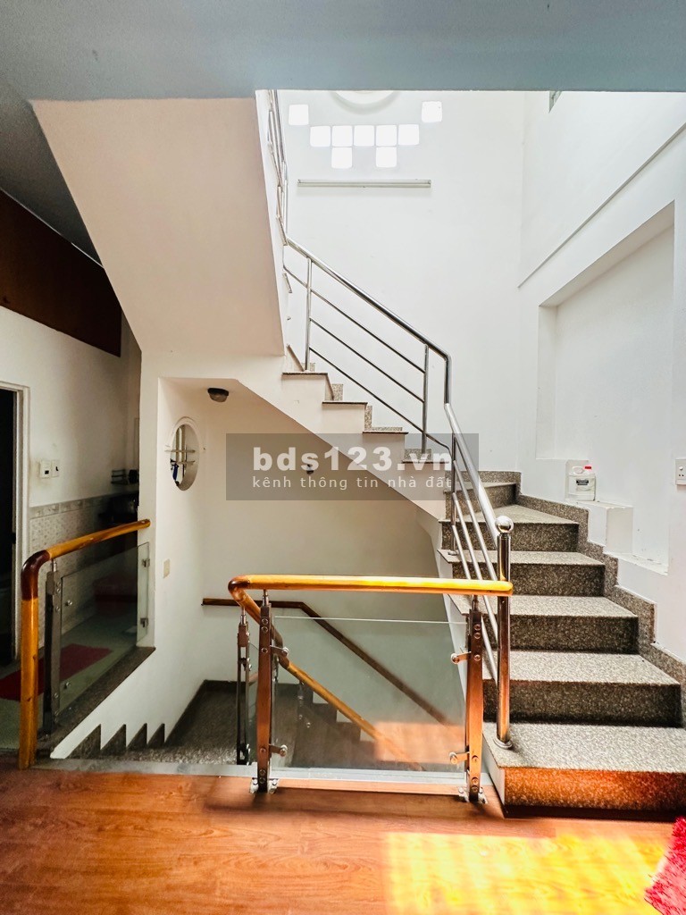 Bán nhà đẹp Tân Bình 57M, nở hậu, 3 tầng, hẻm 3m, nhích 6 tỷ