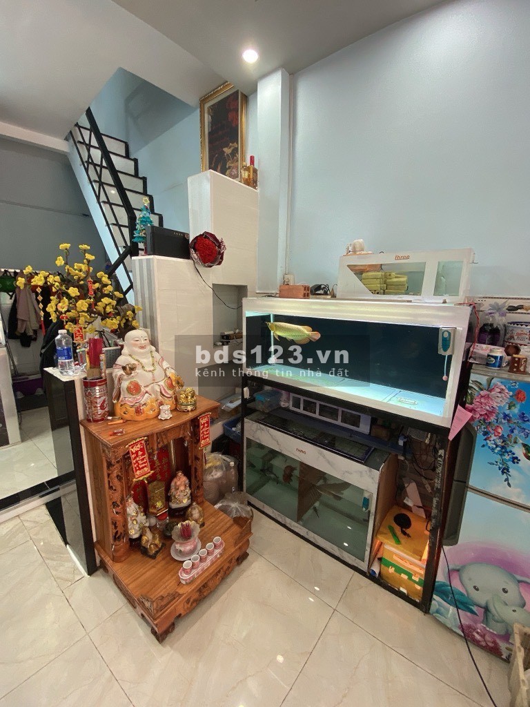 Hơn 3 tỷ, nhà 3 tầng, ngang 4,5m đường Dương Bá Trạc P1 Q8