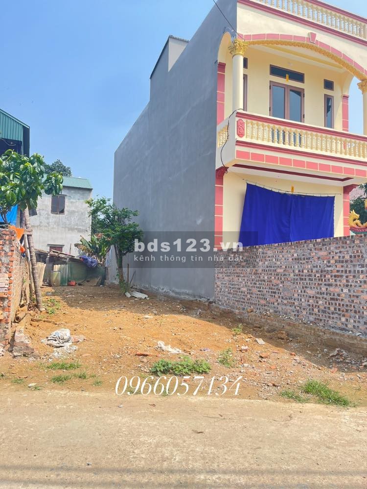 Bán đất Tân Xã Hoà Lạc giá rẻ hơn thị trường, trục chính thôn 3