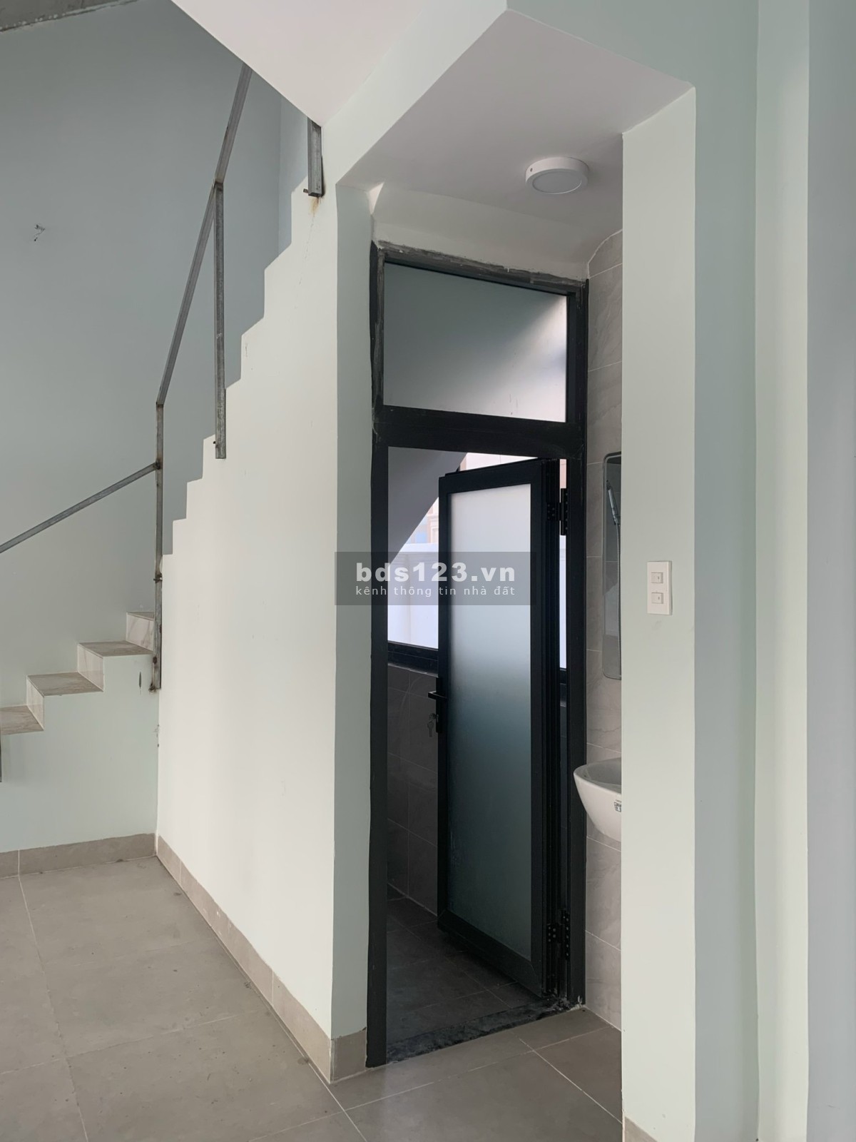 Cho thuê nhà phố 108m2 nguyên căn tại Vinhomes Grand Park 12 triệu/ tháng