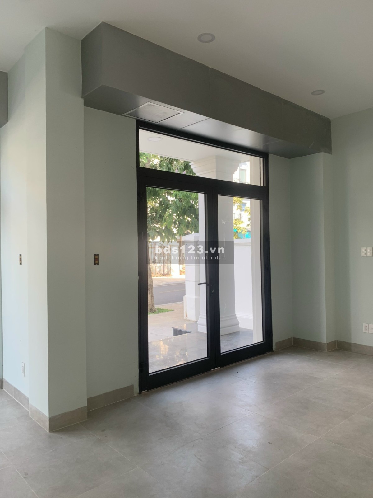 Cho thuê nhà phố 108m2 nguyên căn tại Vinhomes Grand Park 12 triệu/ tháng