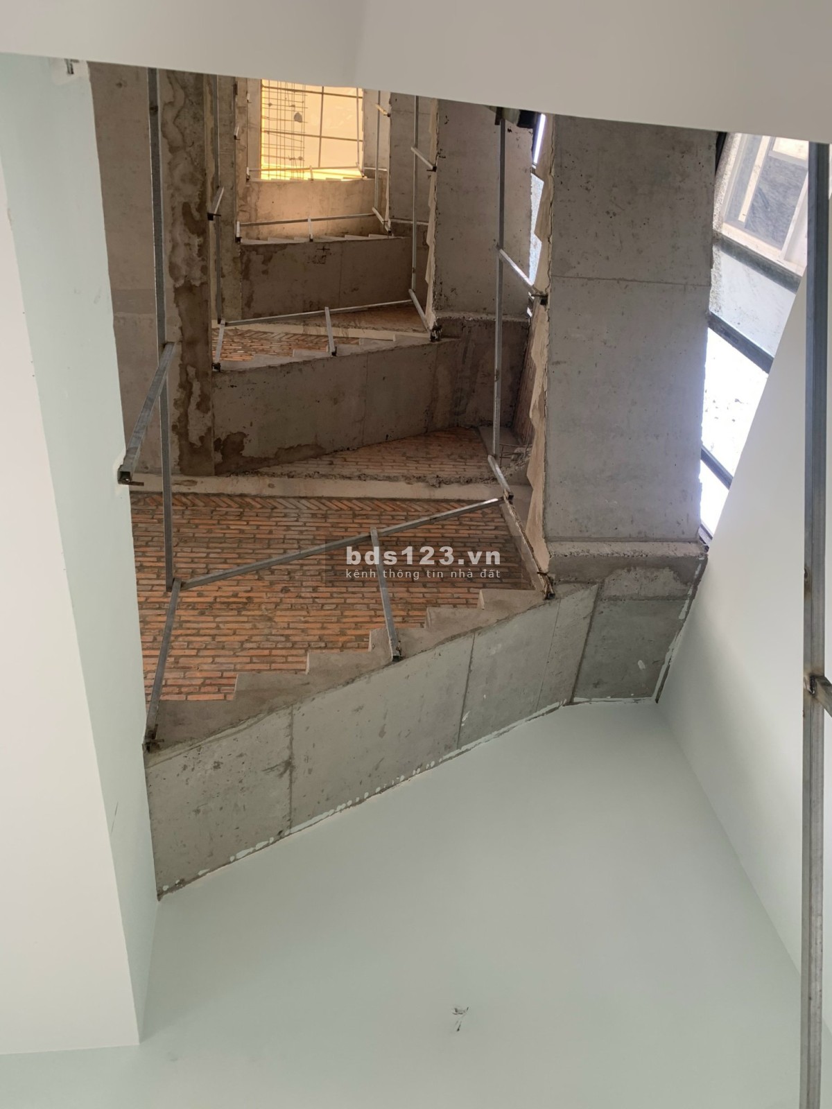 Cho thuê nhà phố 108m2 nguyên căn tại Vinhomes Grand Park 12 triệu/ tháng