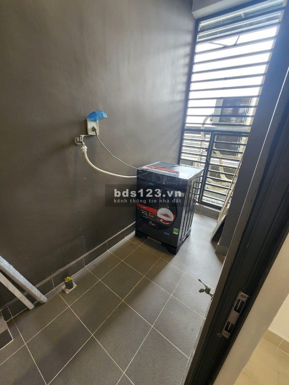 Căn hộ cao cấp Sky Center 81m2 2PN 14tr/tháng. Ngay sân bay Tân Sơn Nhất