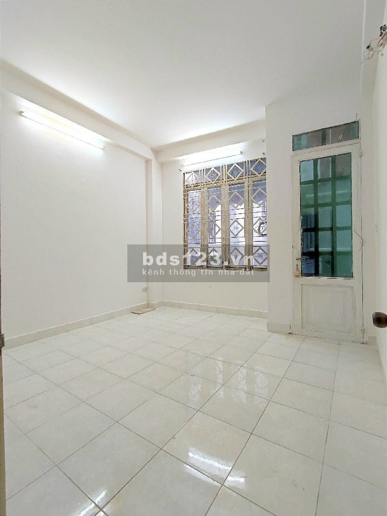 Phường 9, Tân Bình, Lý Thường Kiệt, giáp quận 10 - Hẻm ô tô thông, nhà 3 tầng đúc - Chỉ 7.45 tỷ