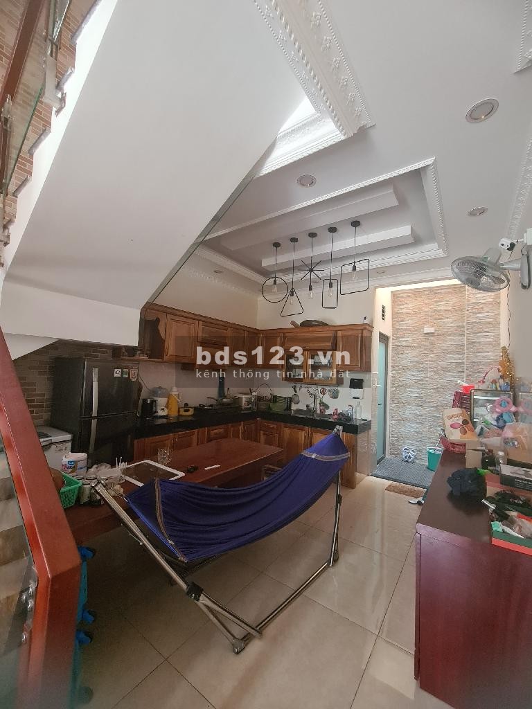 Bán nhà đẹp, 3 tầng, 3PN, Nguyễn Duy Trinh, Long Trường. Nhỉnh 4 tỷ