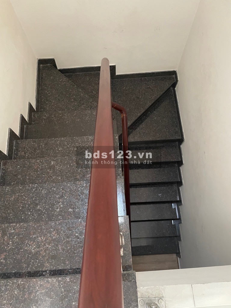 Chủ ngộp bán gấp! HXH Chợ Rạch Ông Q8, 94m2, 4 tầng 4Pn 4Wc, chỉ 10 tỷ 99