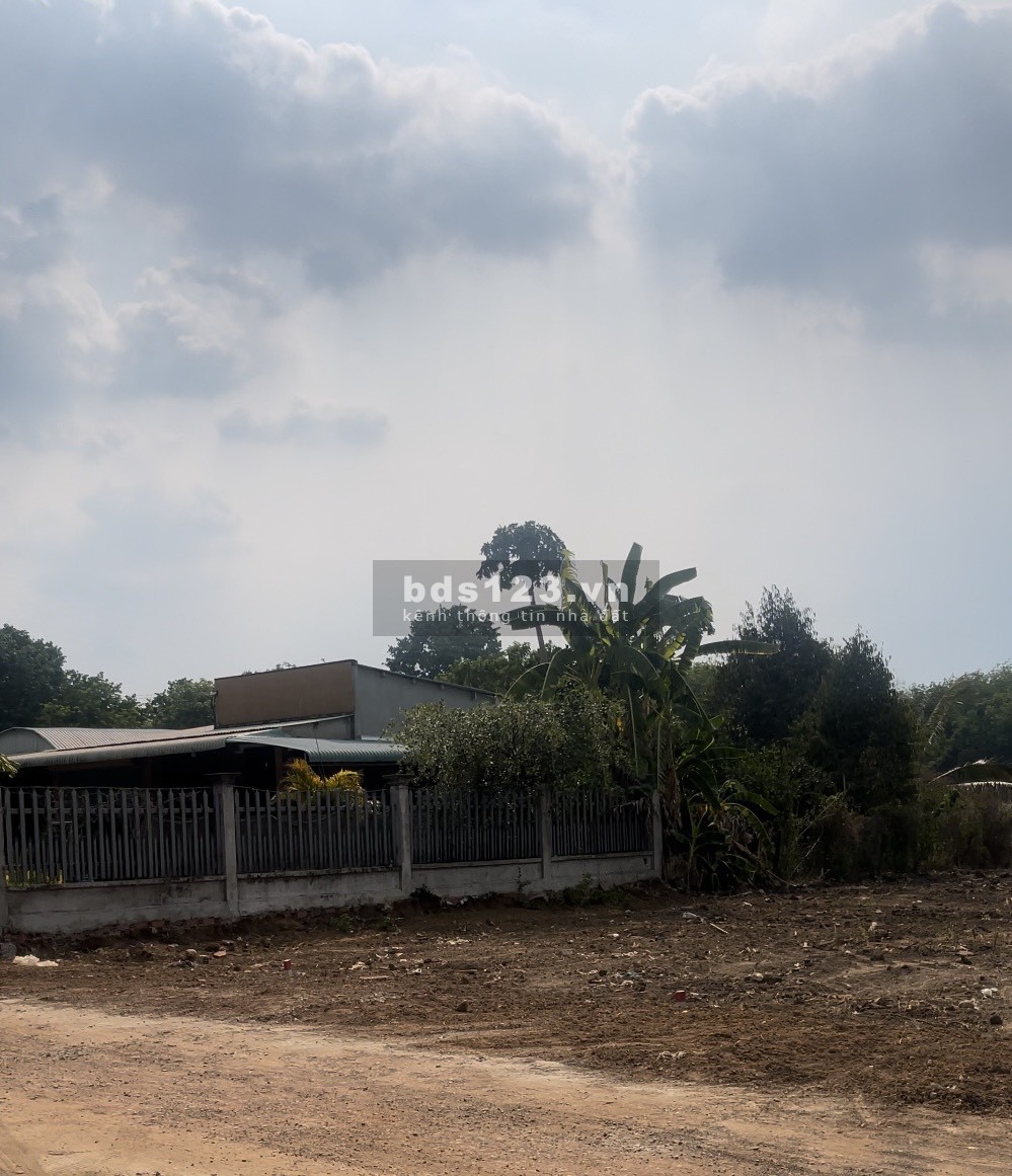 Bán lô đất nhà 10x32 (300m2) sổ hồng riêng, thổ cư, TX Bình Long