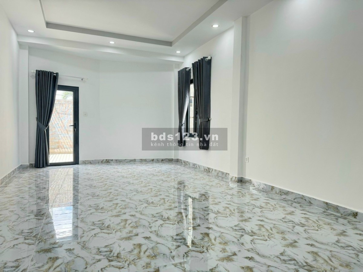Chủ đi nước ngoài bán gấp nhà Đường Tô Hiệu Phường Hiệp Tân Quận Tân Phú, giá 3.5 tỷ TL.