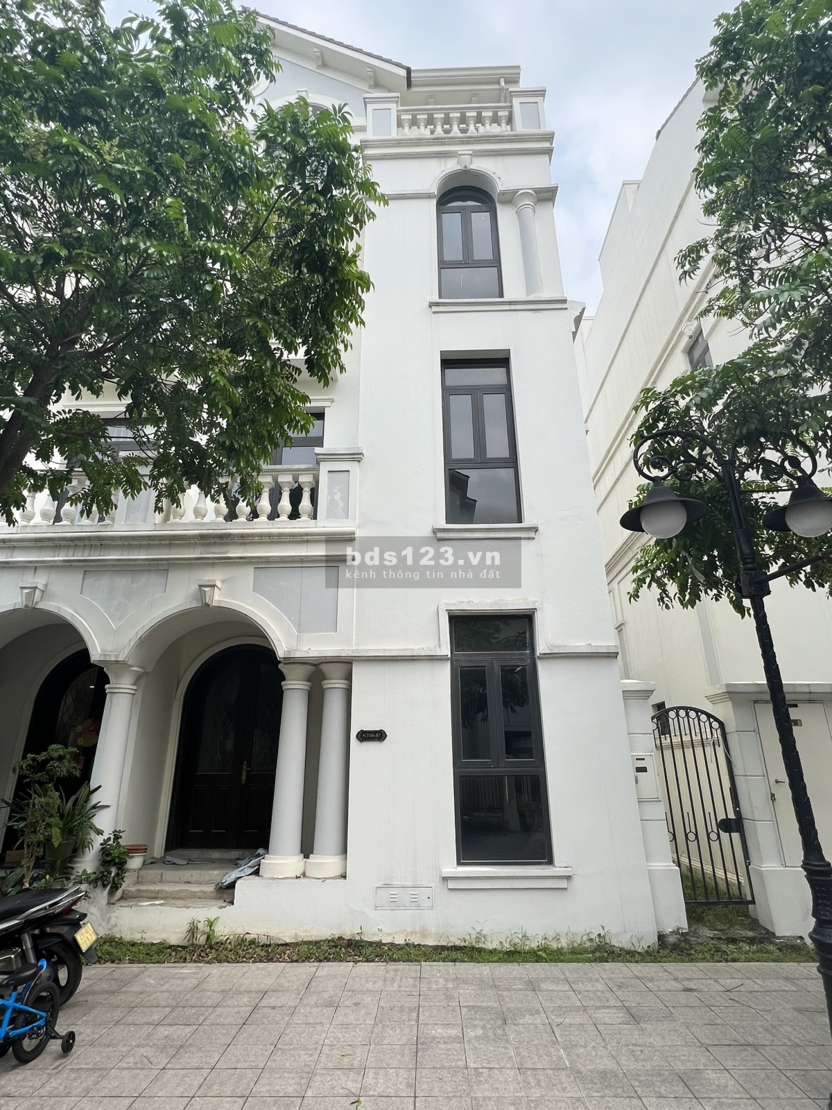 Biệt thự liền kề xẻ khe khu khép kín Vip Ngọc Trai 20.8 tỷ Vin Gia Lâm (0985941715)