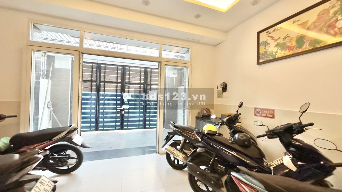 Cho thuê phòng bancon tầng 3 đẹp nhất nhà đầy đủ nội thất sát Gigamall Thủ Đức