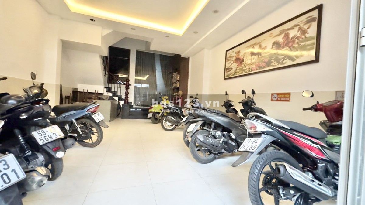 Cho thuê phòng bancon tầng 3 đẹp nhất nhà đầy đủ nội thất sát Gigamall Thủ Đức