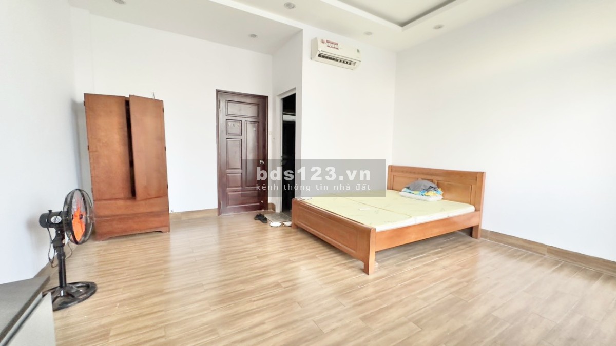 Cho thuê phòng bancon tầng 3 đẹp nhất nhà đầy đủ nội thất sát Gigamall Thủ Đức