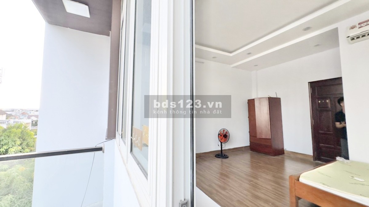 Cho thuê phòng bancon tầng 3 đẹp nhất nhà đầy đủ nội thất sát Gigamall Thủ Đức