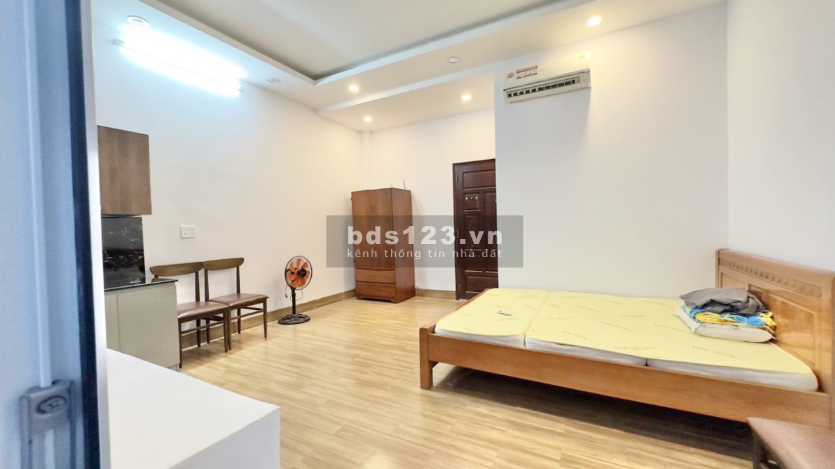Cho thuê phòng bancon tầng 3 đẹp nhất nhà đầy đủ nội thất sát Gigamall Thủ Đức