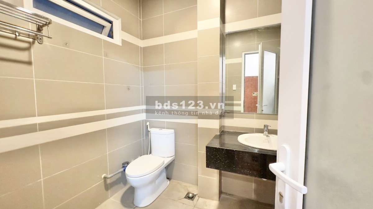 Cho thuê phòng bancon tầng 3 đẹp nhất nhà đầy đủ nội thất sát Gigamall Thủ Đức