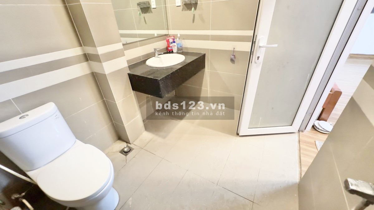 Cho thuê phòng bancon tầng 3 đẹp nhất nhà đầy đủ nội thất sát Gigamall Thủ Đức
