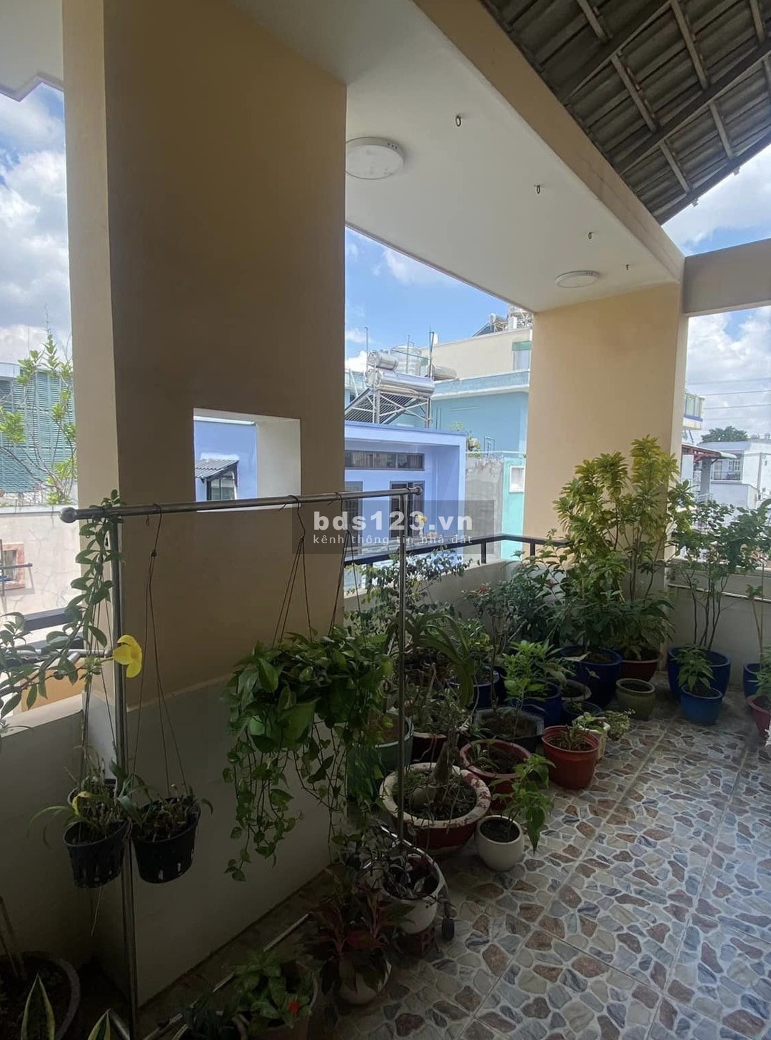 Khu Vip Nam Hòa 3Tầng 72m2 - Ngang 8m - HXH –TP Thủ Đức - Nhỉnh 4T TL