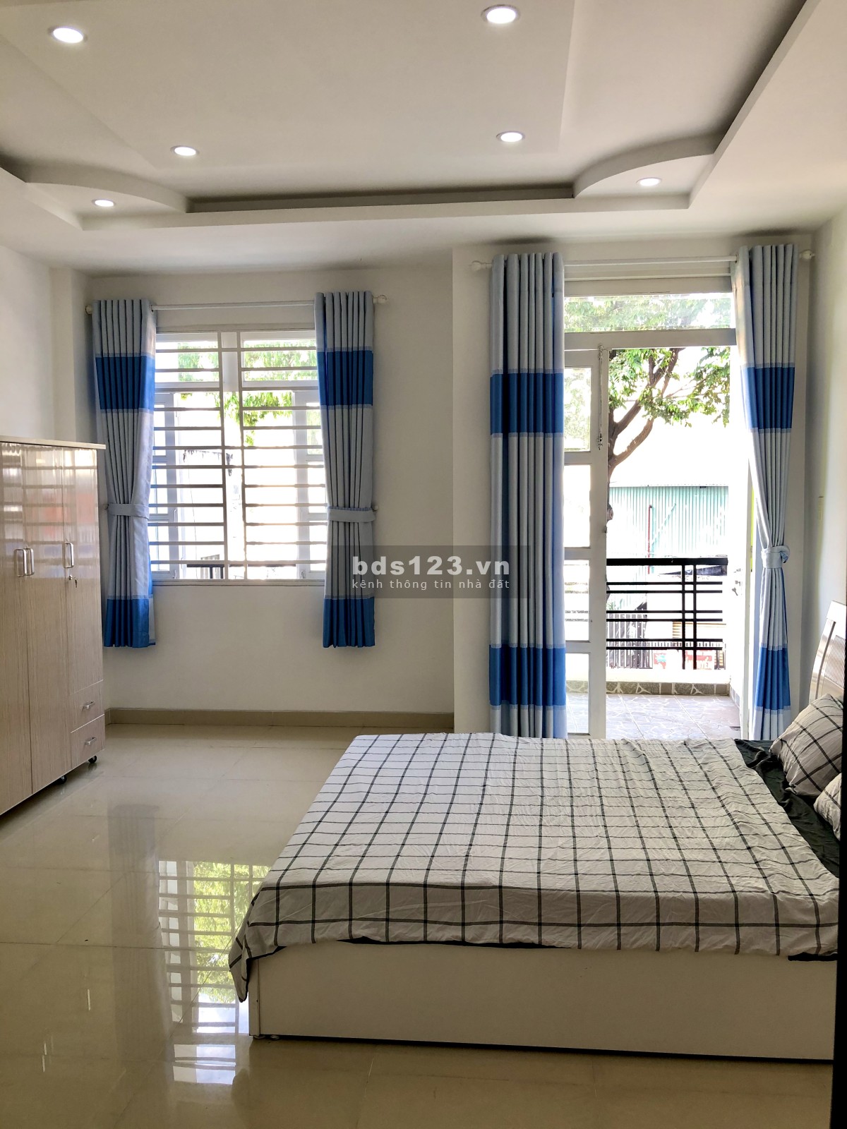 Phòng mới, đẹp, có ban công nội thất. Gần Ngã 5 Chuồng Chó