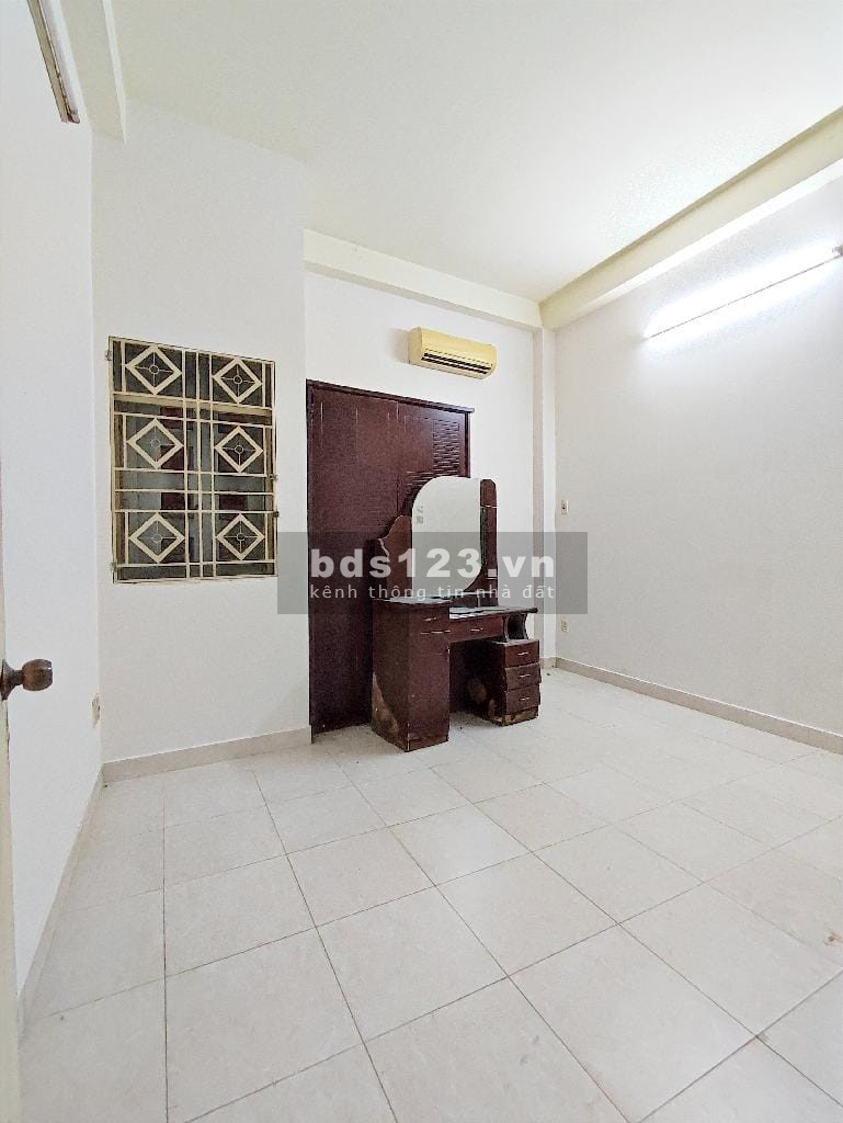 Bán nhà HXH đỗ cửa 41M. 3 tầng, Lý Thường Kiệt, Phường 9. Nhích 6 tỷ