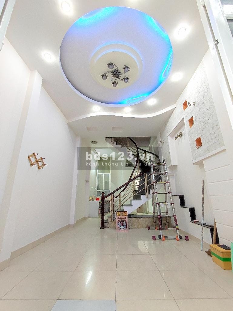 Bán nhà HXH đỗ cửa 41M. 3 tầng, Lý Thường Kiệt, Phường 9. Nhích 6 tỷ