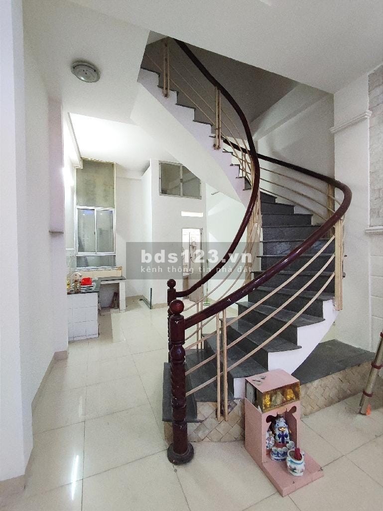 Bán nhà HXH đỗ cửa 41M. 3 tầng, Lý Thường Kiệt, Phường 9. Nhích 6 tỷ