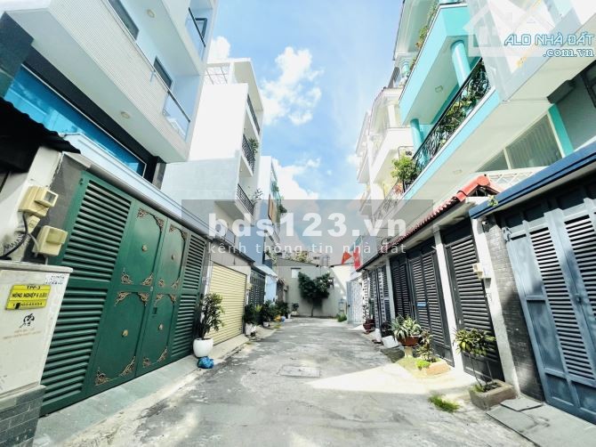Bán nhà 4 tầng, ngang 4.2, hxh, 4pn, Dương Quàng Hàm P5 Quận Gò Vấp, giá 5ty8 TL Mạnh shr