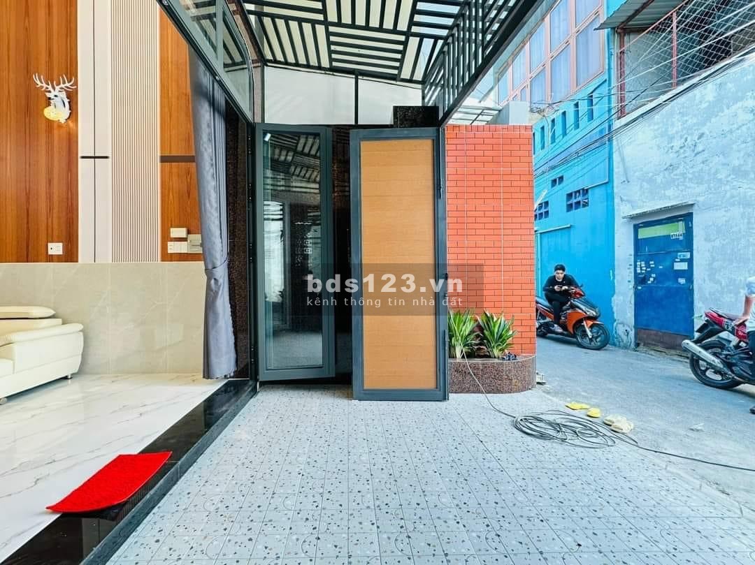 Kẹt tiền bán gấp nhà Đường số 21 Phường 8 Gò Vấp, giá 3.950 tỷ, diện tích 70m2