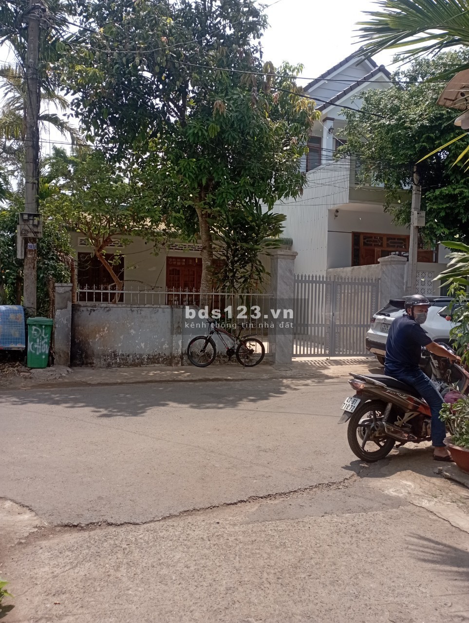 Bán đất tặng nhà cấp 4 xây kiên cố sát sân bay Buôn Ma Thuột