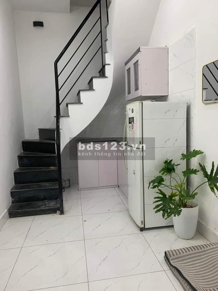 Bán Nhà Phương Mai, Đống Đa 13m, 5 tầng, giá 1.95 tỷ.